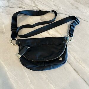 Lululemon bag Micro 2L